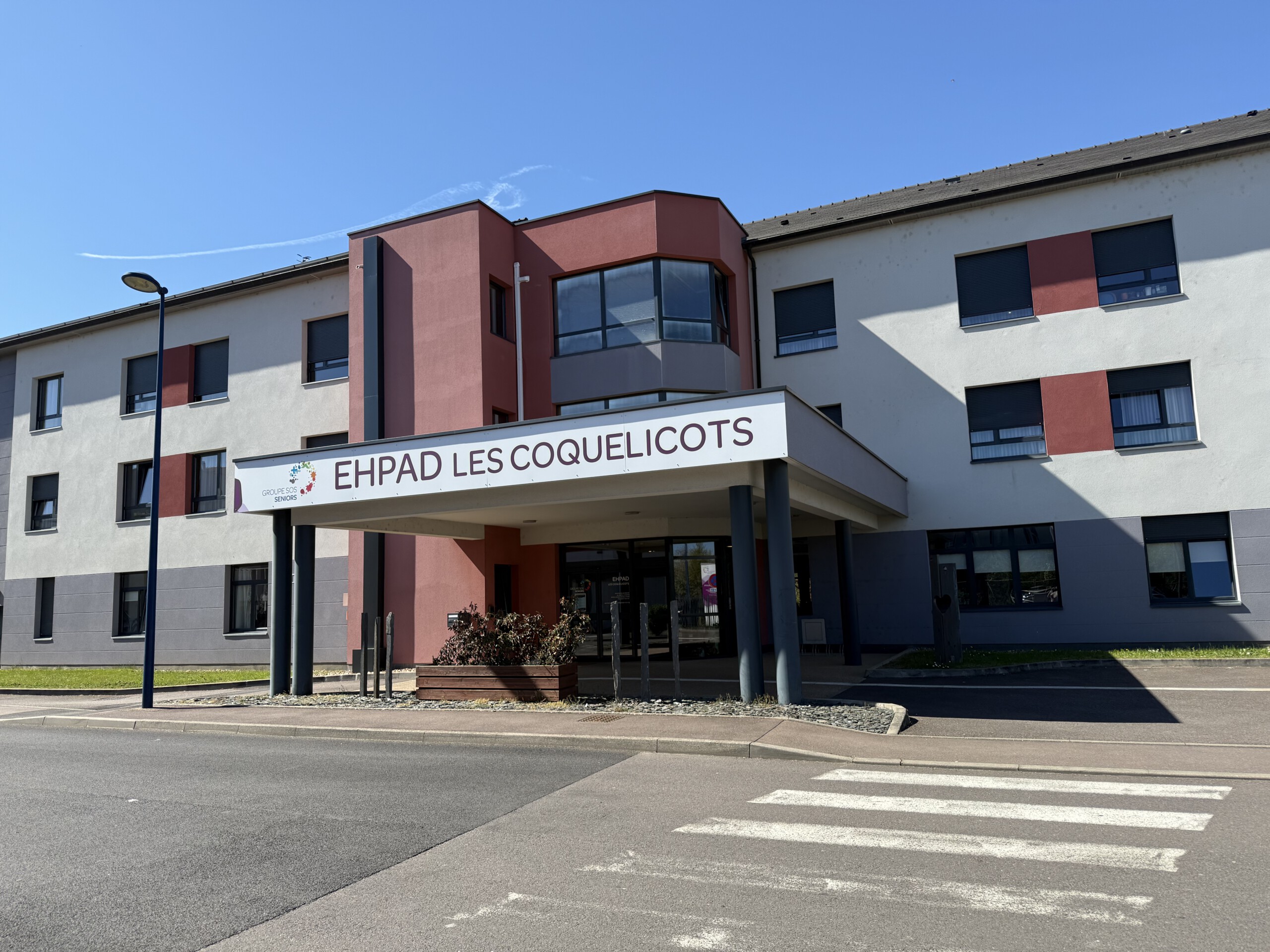Façade de l'EHPAD Les Coquelicots à Talange